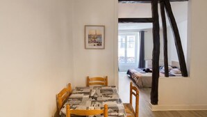 Apartemen Deluks | Tempat makan