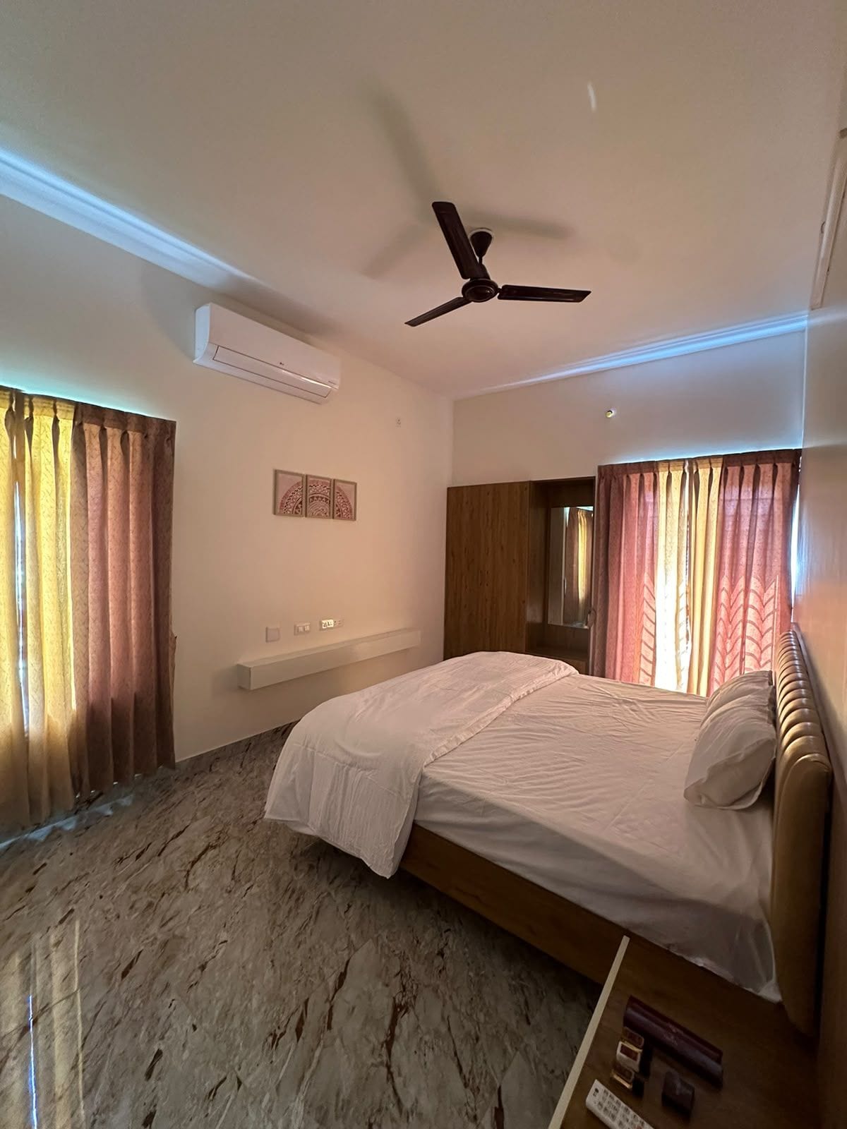 Habitación doble Deluxe | Escritorio, espacio para trabajar con laptop y wifi gratis 