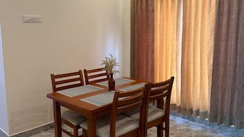 Habitación doble Deluxe | Restaurantes