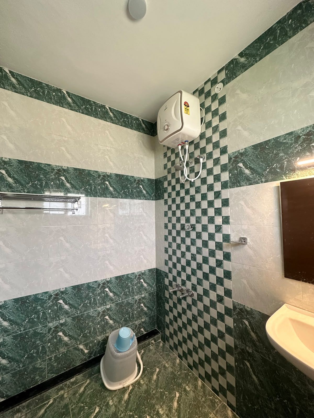 Habitación doble Deluxe | Baño | Toallas, jabón, shampoo 