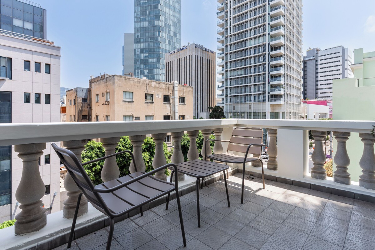 Apartment, Balcony | Blackout drapes, iron/ironing board, cribs (free), WiFi (free)