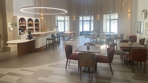 Luokittelematon kuva, 5 kautta 21, painike