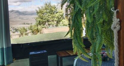Romantic Glamping Getaway With Private Hot Tub in Clarens