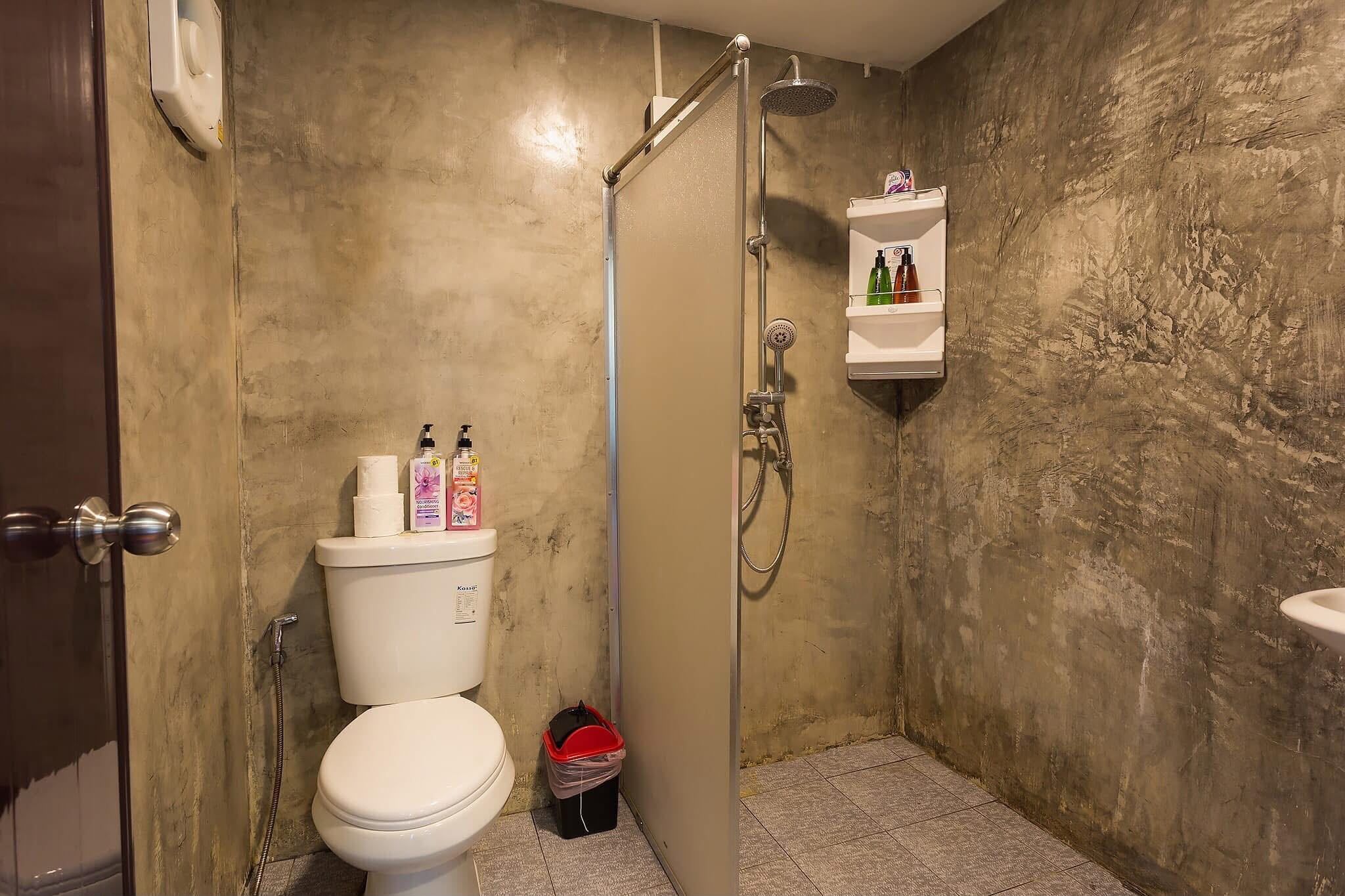 Towels, soap, shampoo