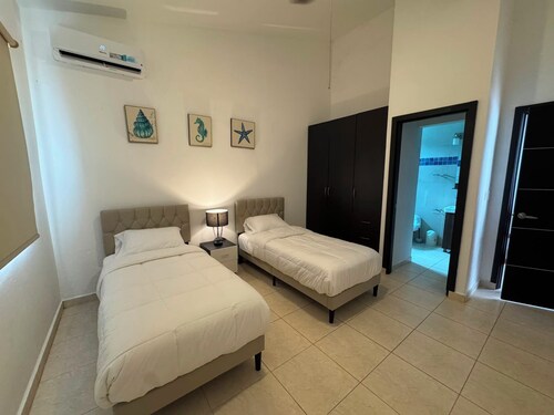 Very spacious house near the beaches in Nueva Gorgona, Malibu Beach, and Casa Kai