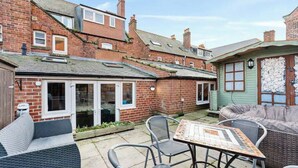 Outdoor dining - The Georgian Artist House | Unique Bay Retreat (Robin Hood's Bay)