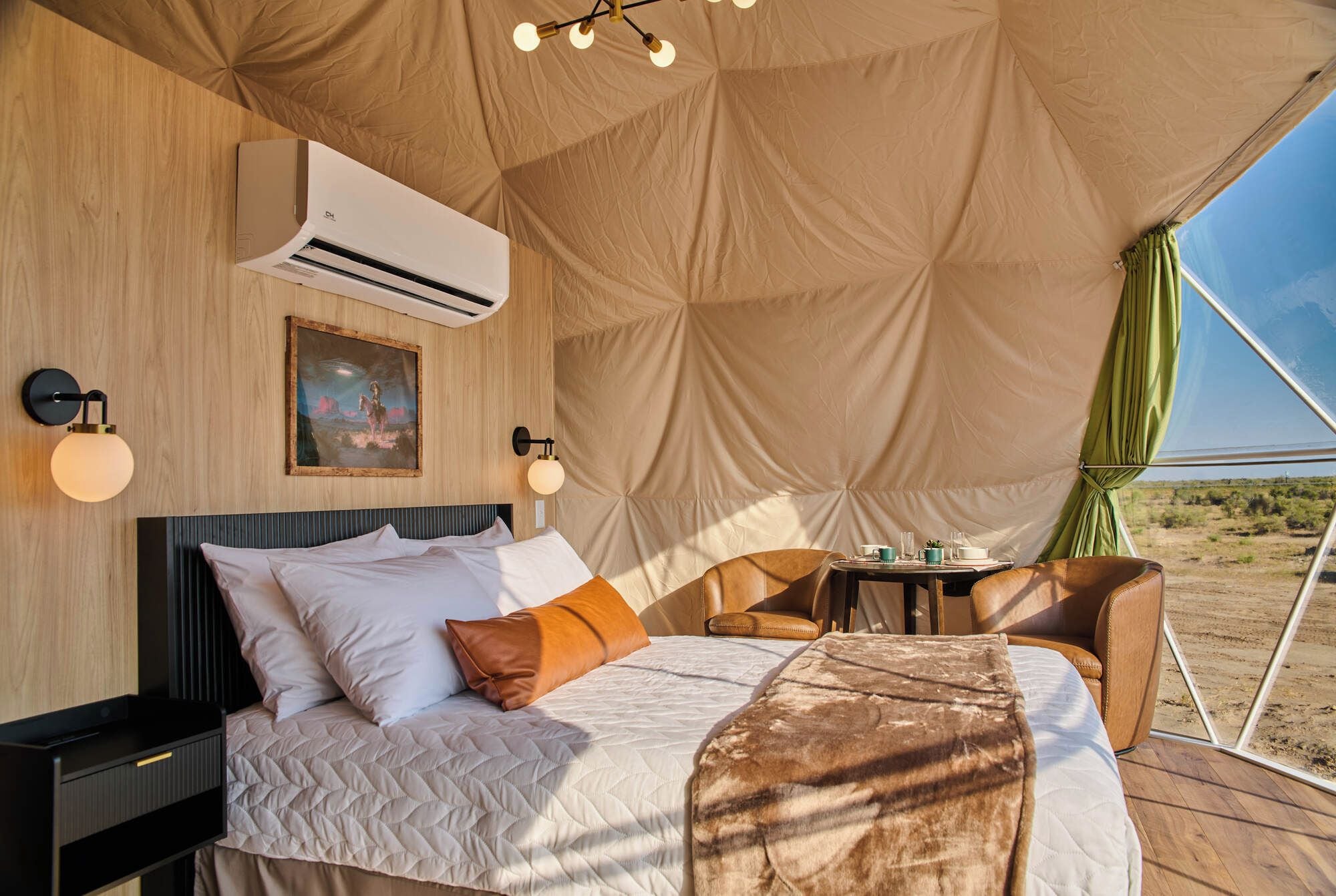 WiFi (free), bed sheets