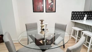 Unclassified image, 3 of 46, button - Closetobroadwayairportoprymillsgameroom12 (Nashville)