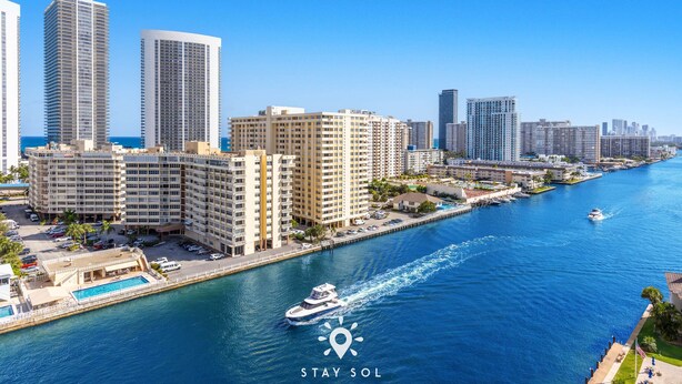 3 bedrooms, Internet - 3BR Apt Private Balcony Incredible Pool (Hallandale Beach)
