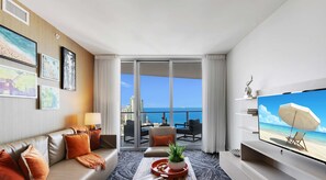 Room - Cozy Apartment With Balcony (Hollywood)