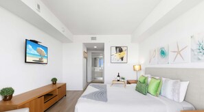 Room - Modern Resort -balcony Views Pool (Hallandale Beach)