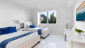 Room - Apt With Private Balcony - Incredible Pool (Hallandale Beach)