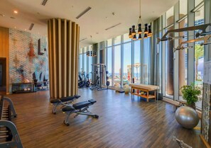 Room - Balcony Views - Cozy Apartment 2BR (Hollywood)