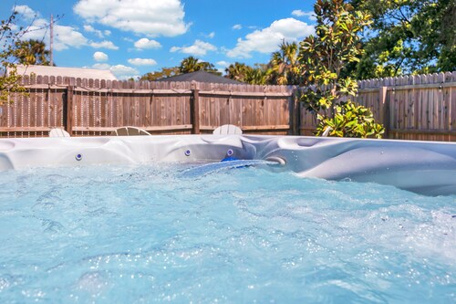 Beach Home Hot Tub · Sauna · Arcade · Bikes · 9BR