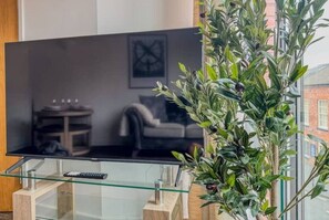 Interior - Stylish 1BR Apt | Jewellery Quarter + Free Parking (Birmingham)