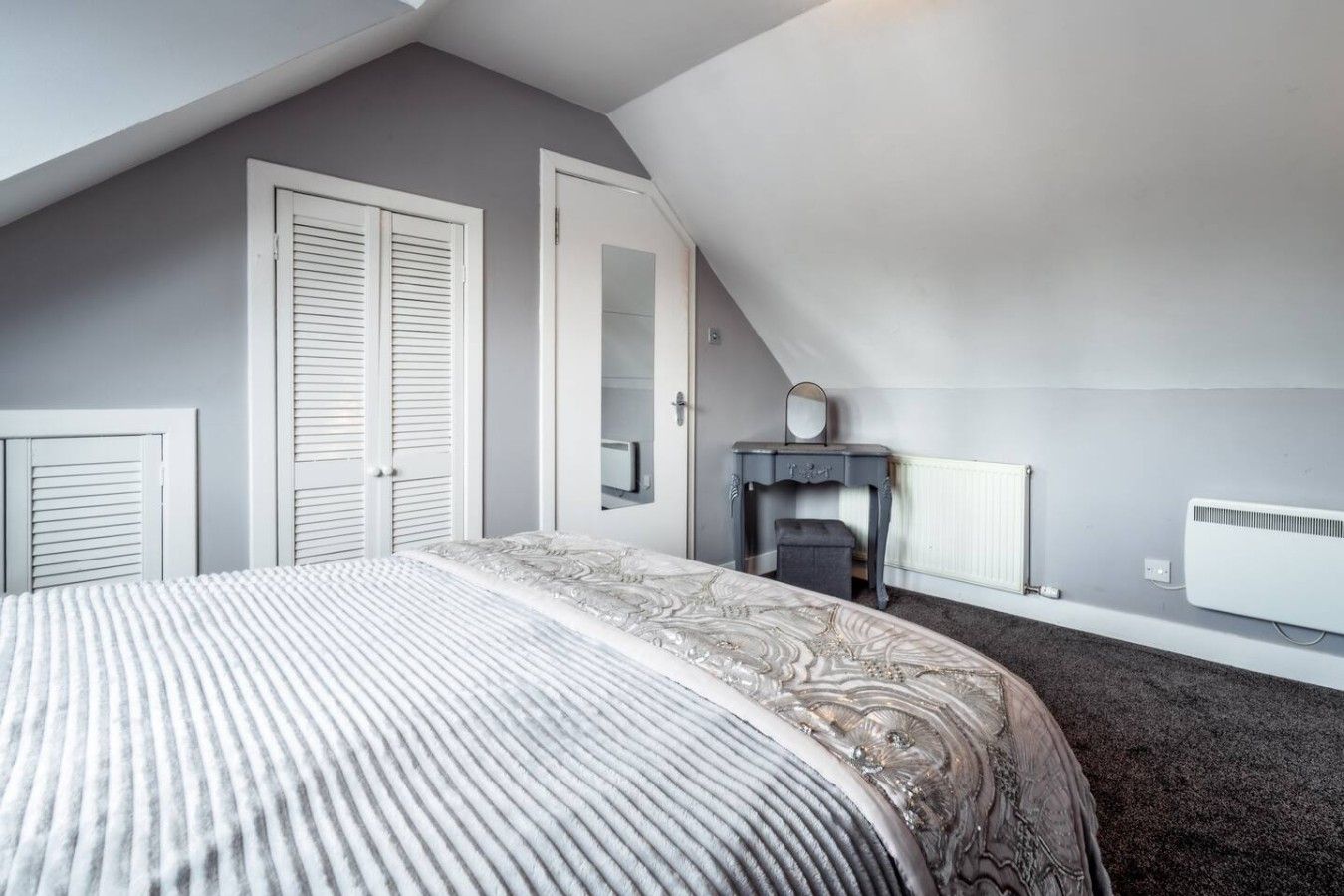Cumbernauld Village 3BR Apt | Free Parking