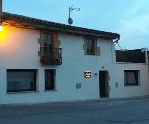 Exterior - Country House 'Casa Rural Del 1900 En Vall Del Ges' with Mountain View, Wi-Fi and Air Conditioning (Sant Vicenç de Torelló)
