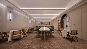 Unclassified image, 3 of 87, button - H Hotel Shanghai Pudong (Shanghai)