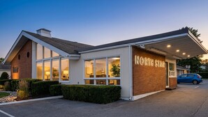 Unclassified image, 5 of 16, button - North Star Motel (Shelburne)