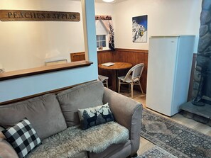 Living area - guhos ranch (Big Bear Lake)