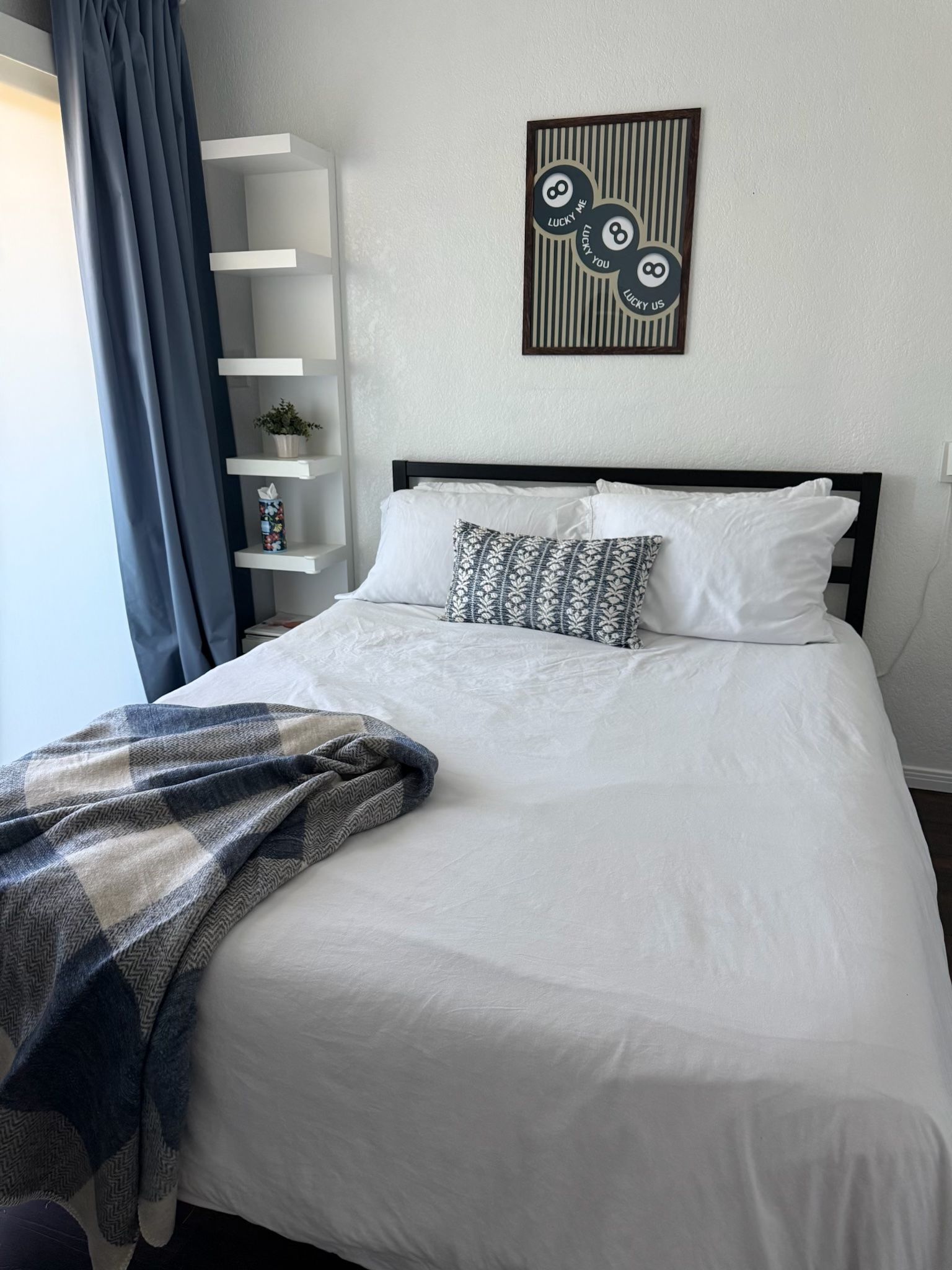 Iron/ironing board, WiFi, bed sheets