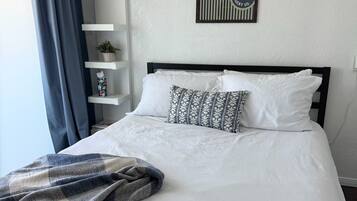 Iron/ironing board, WiFi, bed sheets