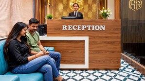 Lobby sitting area - HOTEL SHAHI PALACE  (Mumbai)