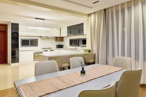 Ảnh chưa phân loại, 4 trong số 31 ảnh, nút