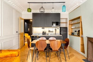 Family Apartment, City View | Private kitchen - PARIS GUEST HOME PROVENCE (Paris)
