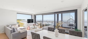 Stunning beachfront apartment for 1-8 people in Oulu Pateniemenranta.