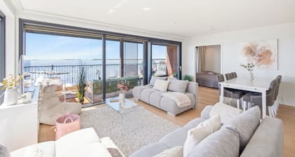 Stunning beachfront apartment for 1-8 people in Oulu Pateniemenranta.