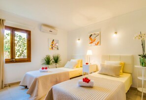 Unclassified image, 3 of 46, button - Finca "pegasus" (Alcúdia)