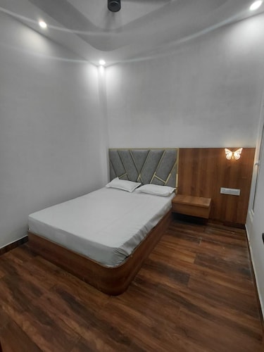 Raj Tilak Guest House