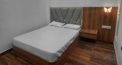 Raj Tilak Guest House