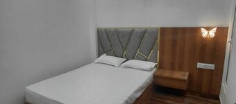 Raj Tilak Guest House