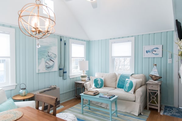 Living area - Classic Maine Beach Cottage! (Scarborough)