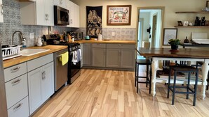 Private kitchen - Still point - Peaceful 3-bedroom house with creek views in Catskill (Catskill)