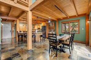 Full kitchen with a kettle, food processor, blender, drip & Keurig coffee machines, ground coffee, tea, sugar and basic condiments (ketchup, mustard and relish.) - Lakeview Lodge | Hot Tub | Beach Access | Fire Pit (Invermere)