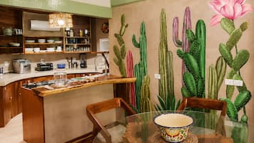 House, 2 Bedrooms | Dining