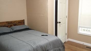 Iron/ironing board, Internet, bed sheets