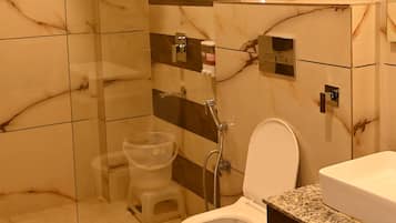 Towels, soap, shampoo, toilet paper