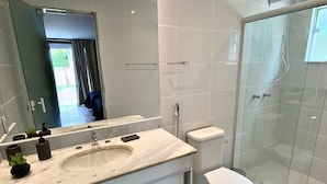 Deluxe-alpehytte - udsigt til have | Badeværelse | Gratis toiletartikler, håndklæder, Sæbe, Shampoo