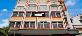 Super Townhouse Oak Dhanbad Near Sslnt College