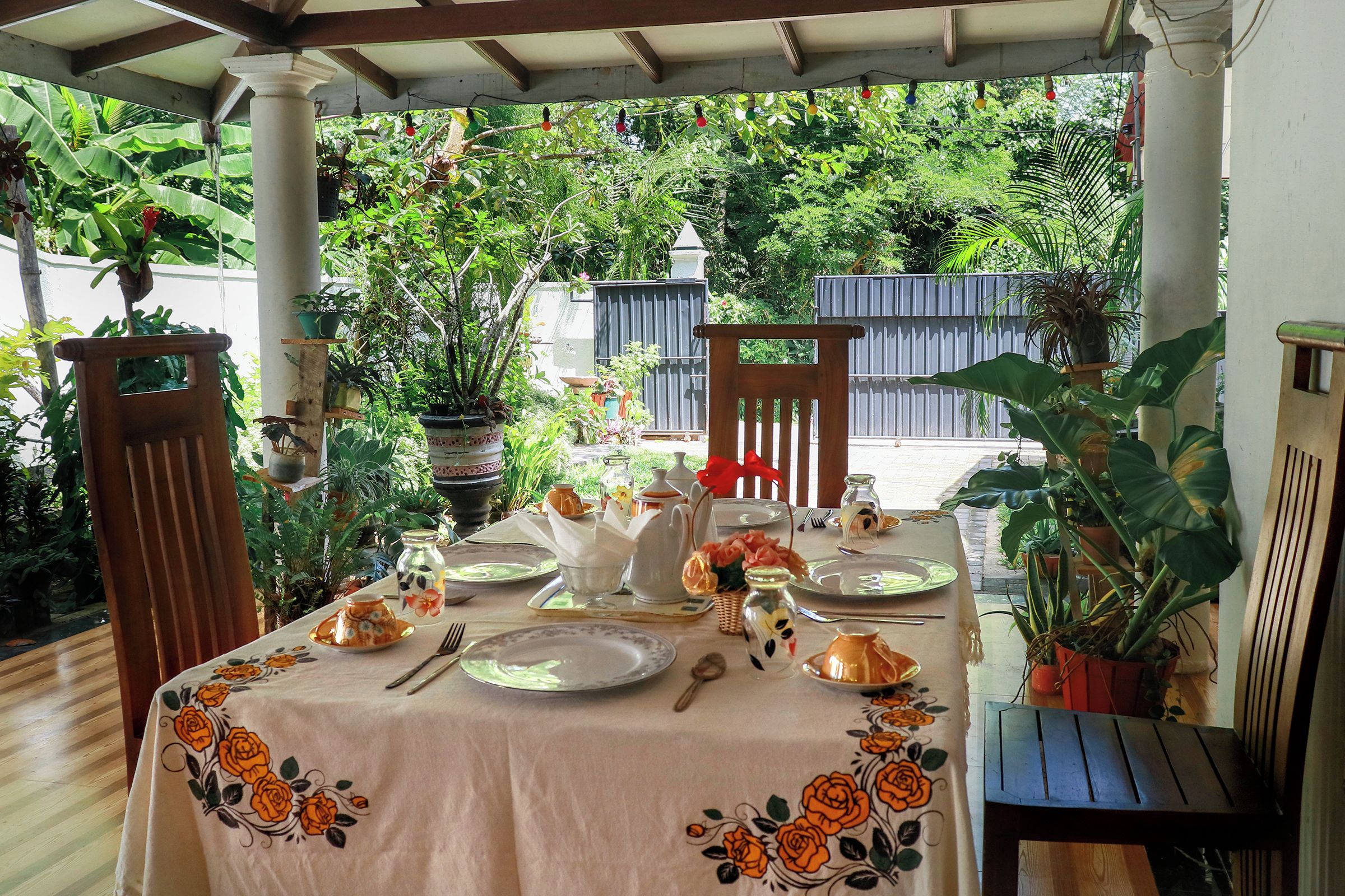 Outdoor dining