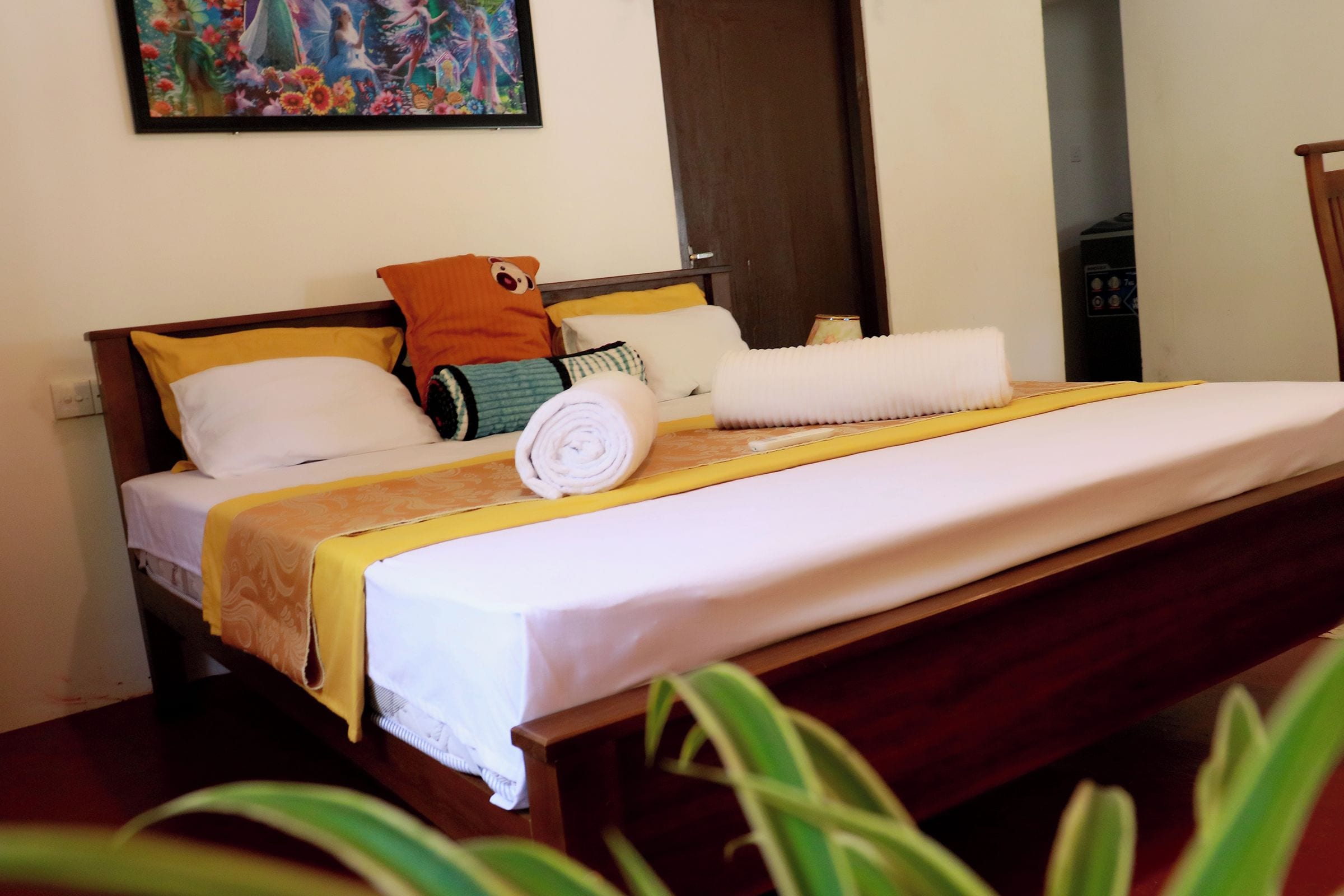 2 bedrooms, iron/ironing board, WiFi