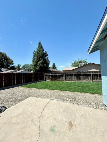 Cozy 3-bedroom house in charming Merced