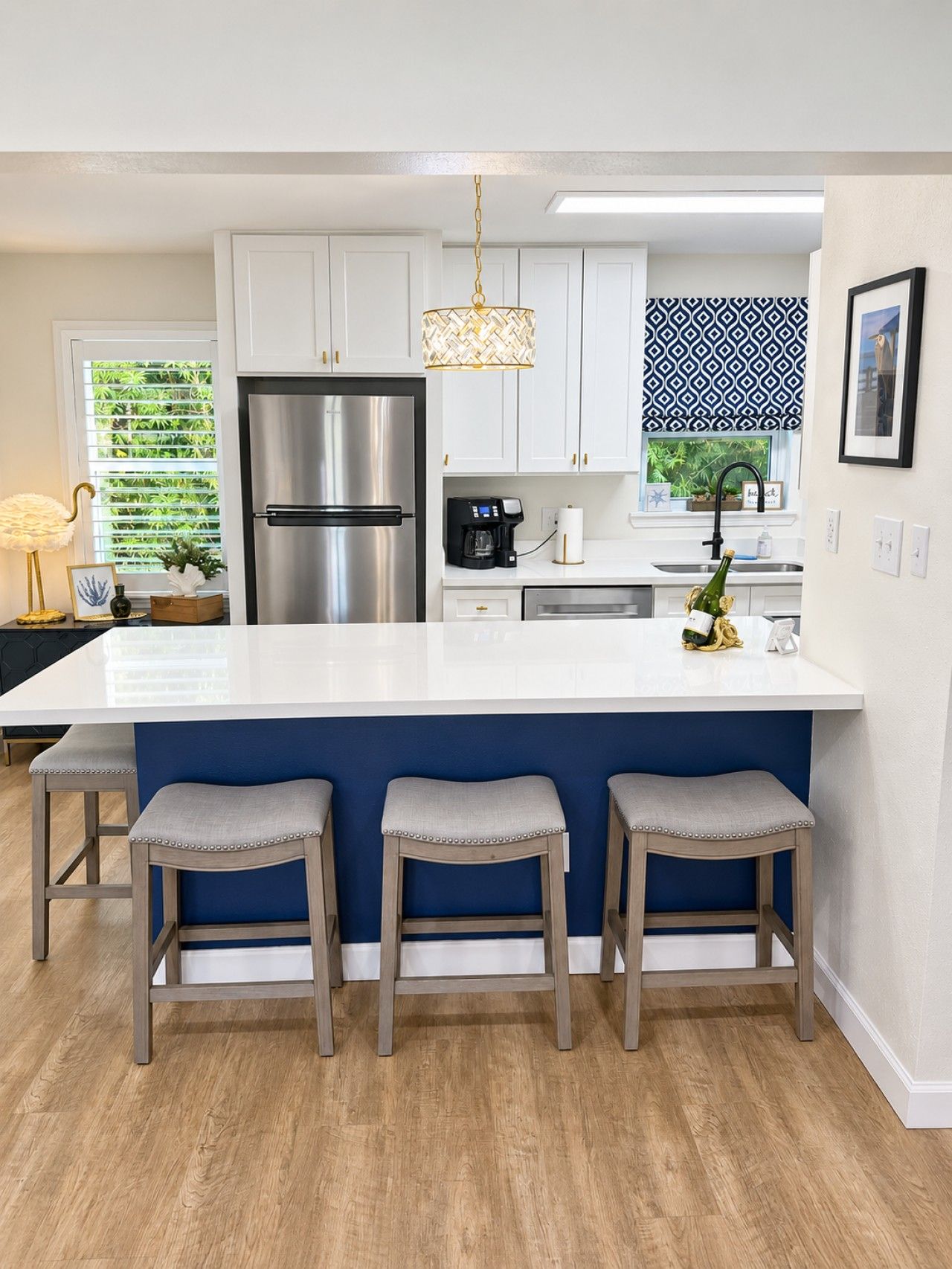 Coffee/tea maker, fridge, microwave, dishwasher