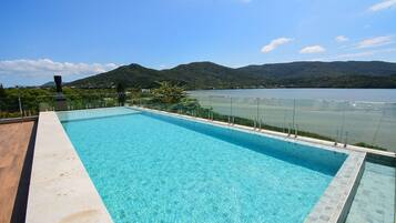 Apartment | Pool | Outdoor pool