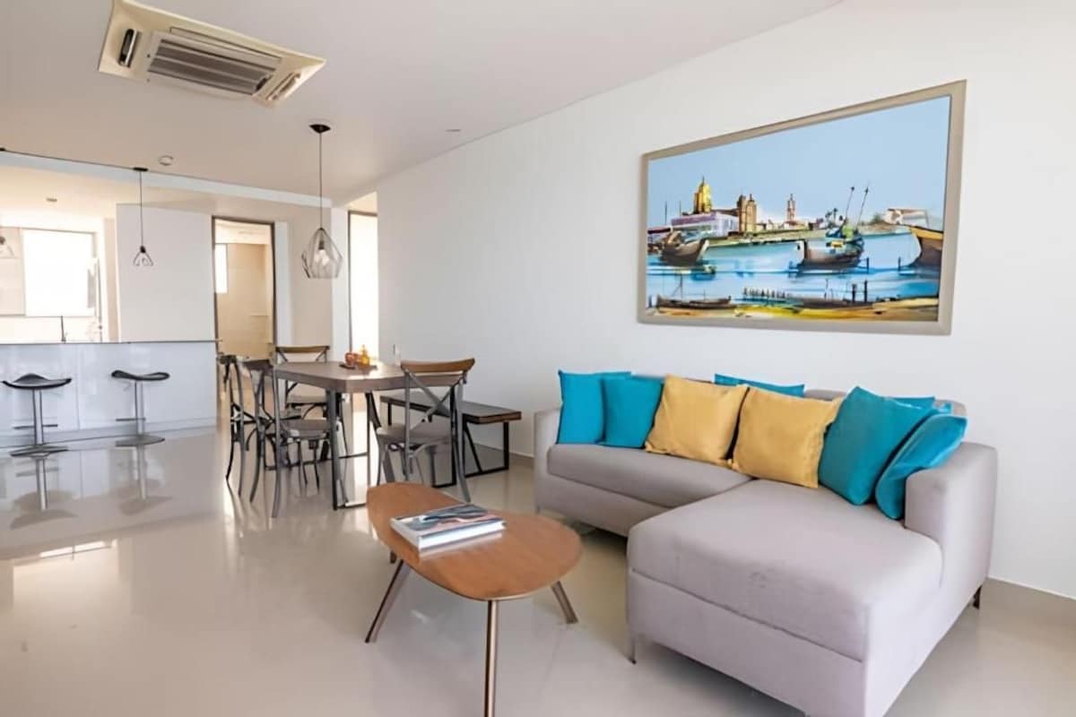 Comfort-Apartment, Balkon | Wohnbereich