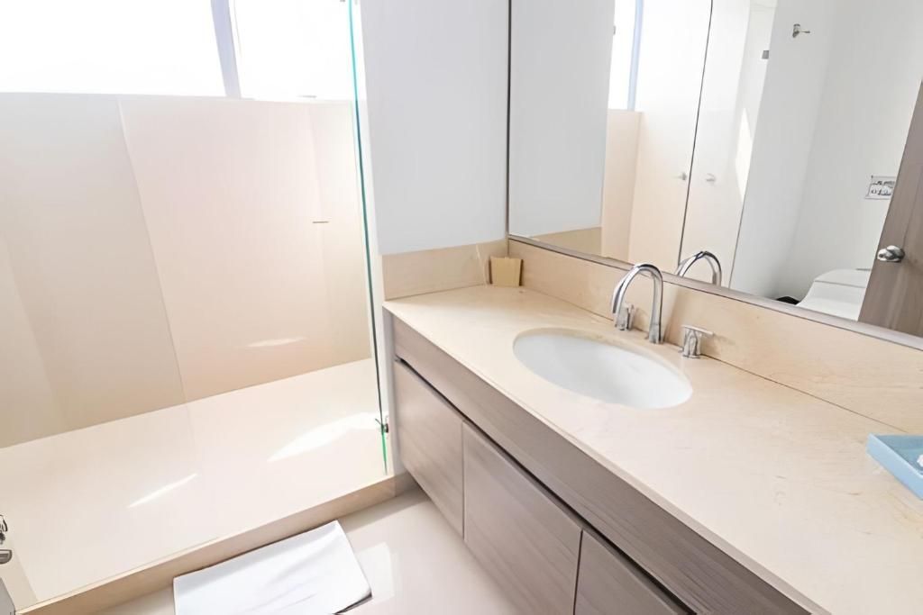 Comfort Apartment, Balcony | Bathroom | Towels, soap, shampoo, toilet paper